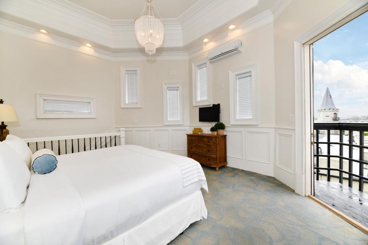 Kentucky Castle Hotell Versailles Exteriör bild