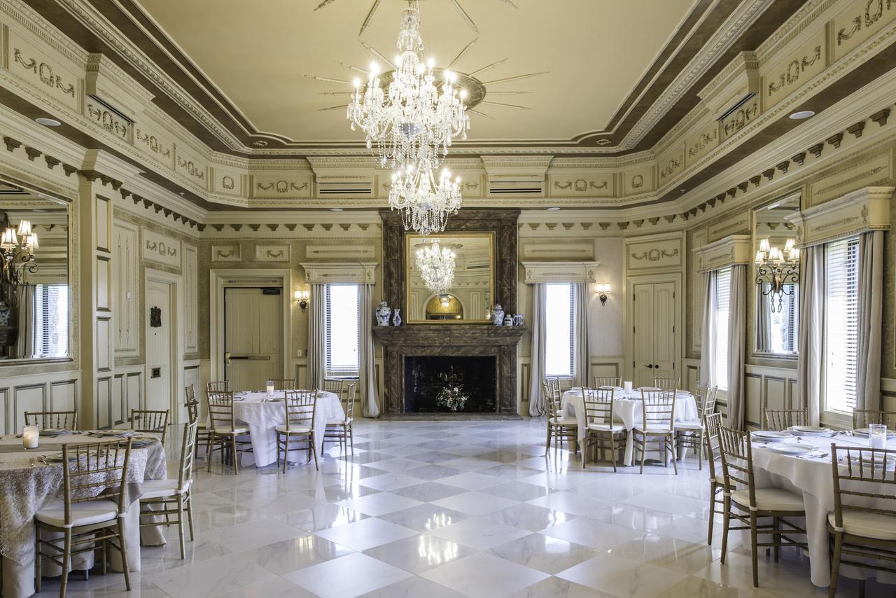 Kentucky Castle Hotell Versailles Exteriör bild