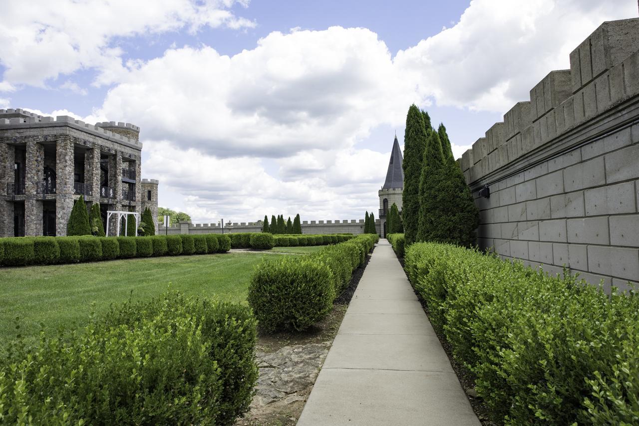 Kentucky Castle Hotell Versailles Exteriör bild
