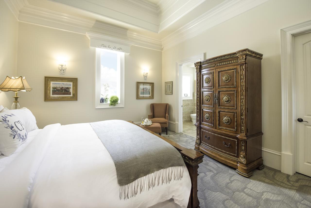 Kentucky Castle Hotell Versailles Exteriör bild
