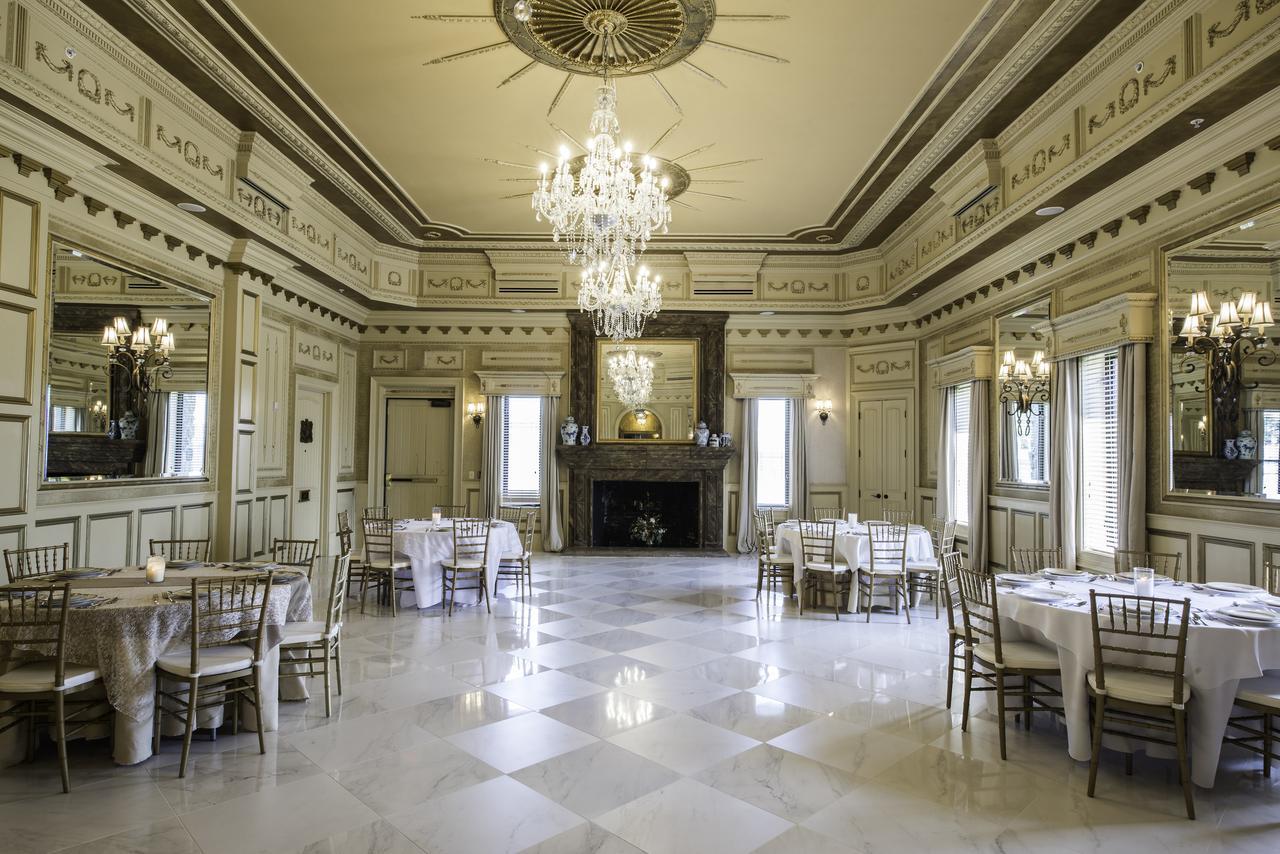 Kentucky Castle Hotell Versailles Exteriör bild