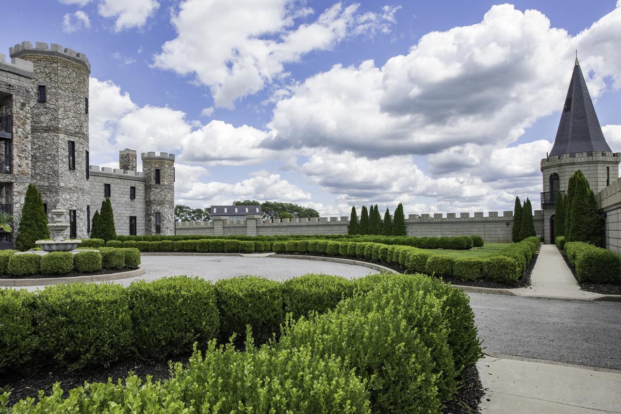 Kentucky Castle Hotell Versailles Exteriör bild
