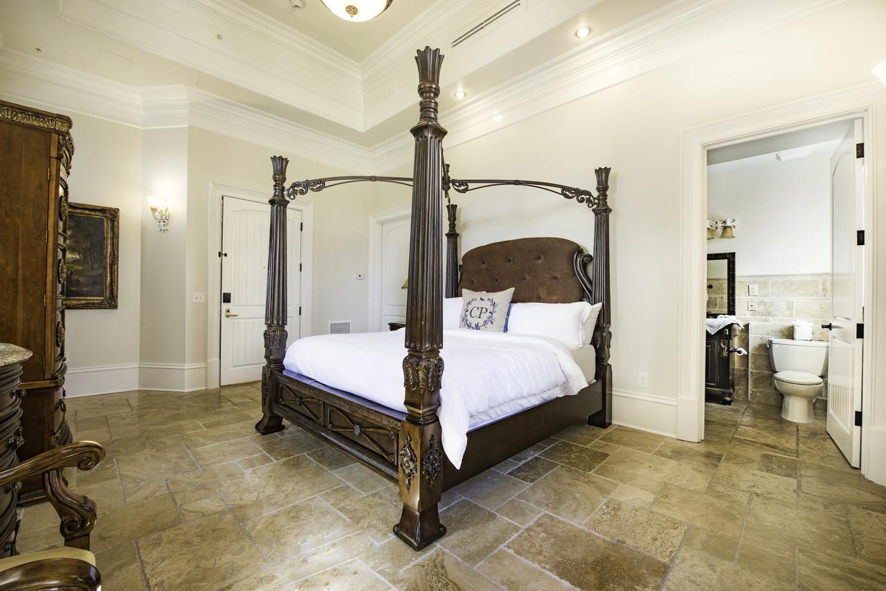 Kentucky Castle Hotell Versailles Exteriör bild
