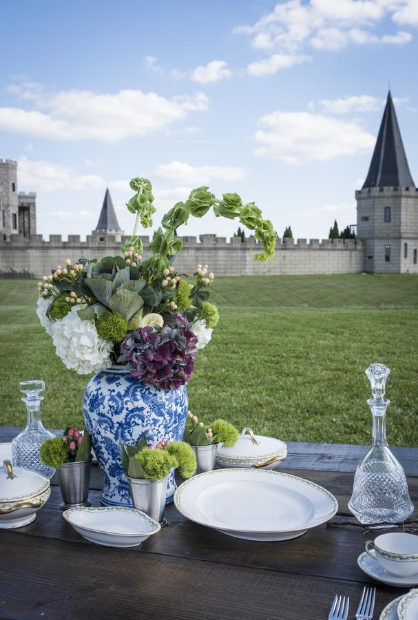 Kentucky Castle Hotell Versailles Exteriör bild