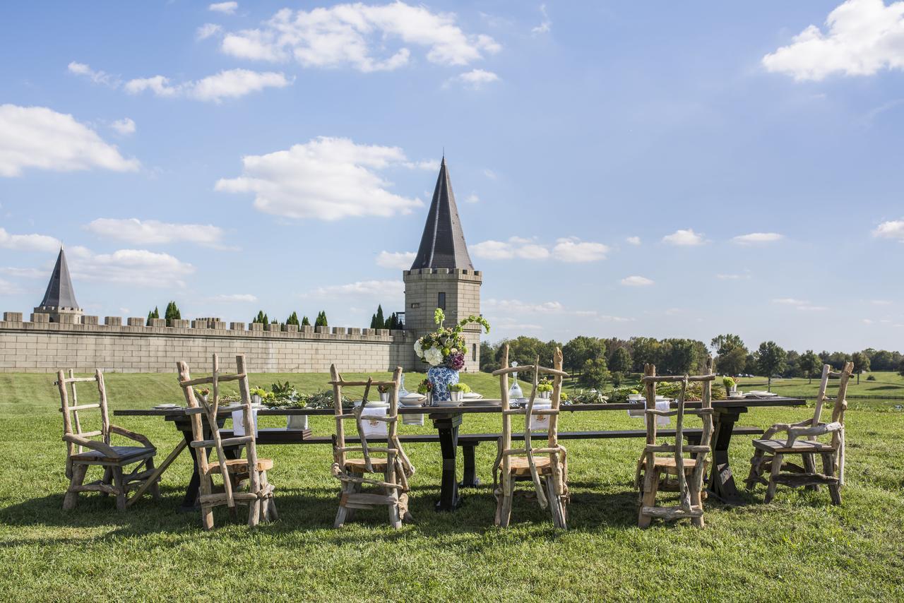 Kentucky Castle Hotell Versailles Exteriör bild