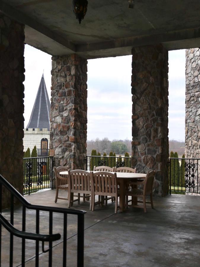 Kentucky Castle Hotell Versailles Exteriör bild